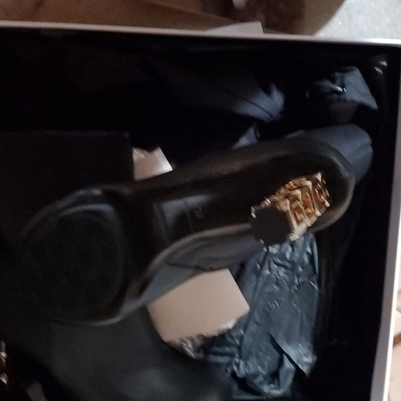 NIB $1195 Givenchy G chain leather boots - Picture 3 of 5